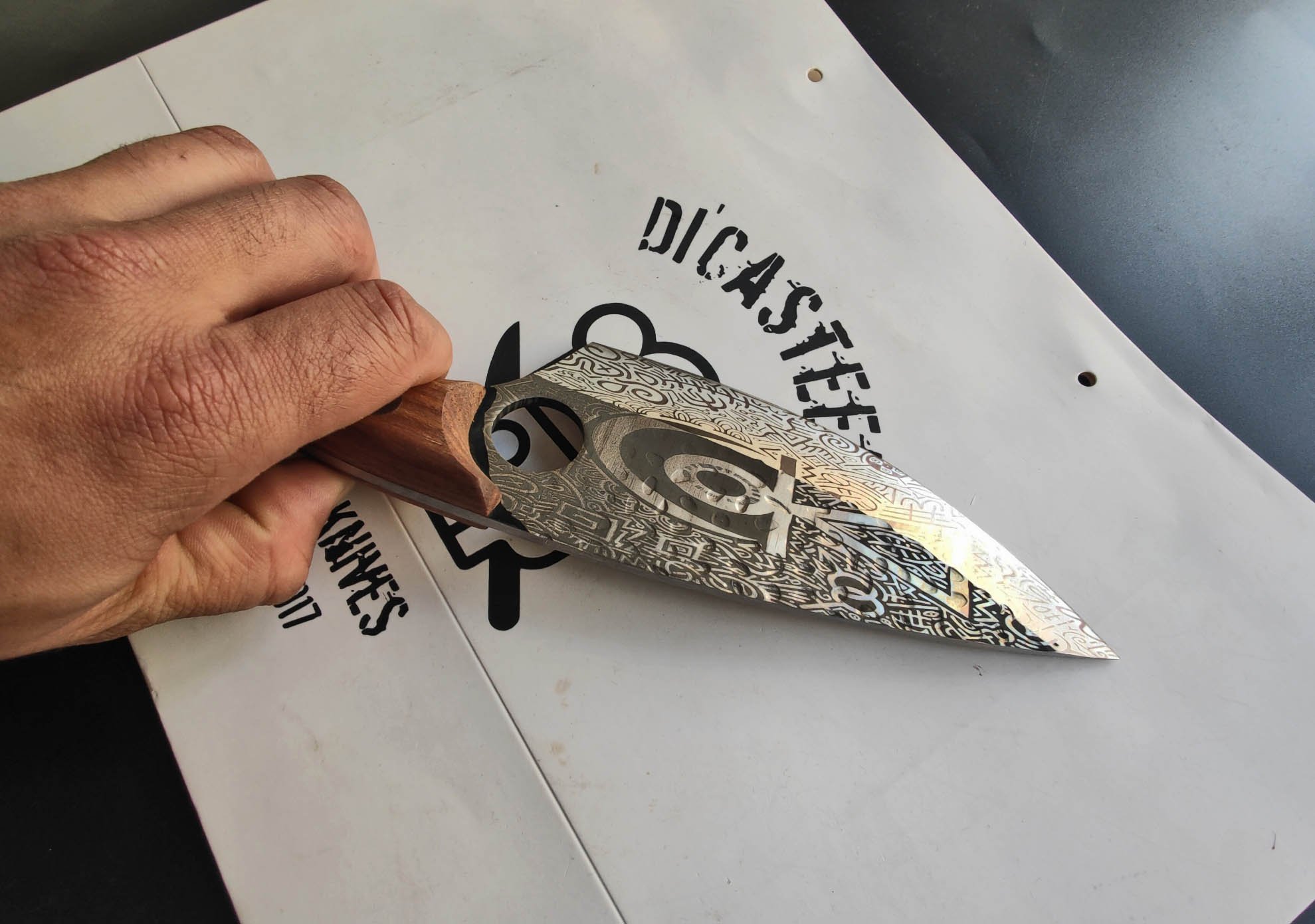 DC-048-ANKH-Engraved-1 Curved Knife 6-Inch