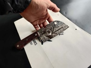 DC-142 Mini Cleaver Knife Eyes of Horus Engraving 3